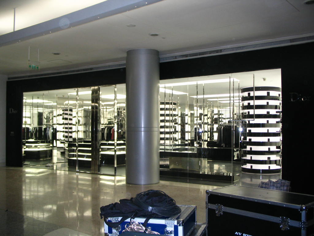 男装上海专卖店（施工图及实景）